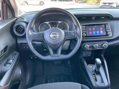 Used 2025 Nissan Kicks Play S image 5
