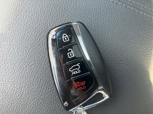 Used 2018 Hyundai Santa Fe Limited image 57