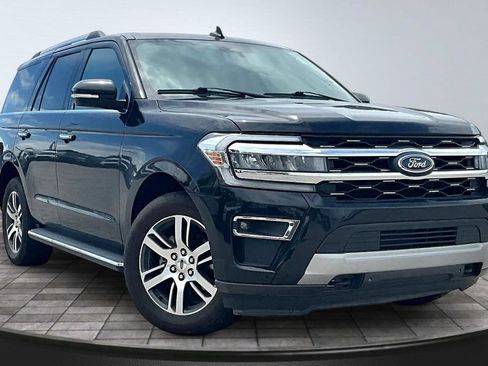 Used 2023 Ford Expedition Limited AWD/4WD image 3