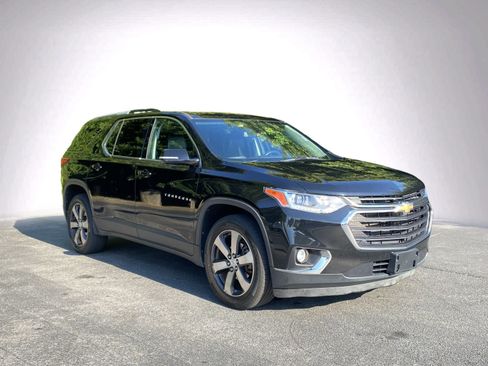 Used 2018 Chevrolet Traverse LT FWD image 2