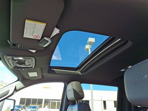 Used 2021 Chevrolet Silverado 2500 High Country w/ Z71 Off-Road Package image 15