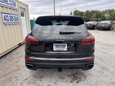 Used 2017 Porsche Cayenne Platinum Edition image 5