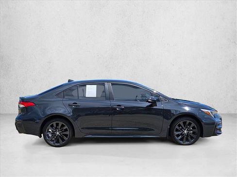 Used 2023 Toyota Corolla SE FWD image 4
