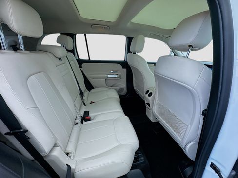 Used 2023 Mercedes-Benz GLB 250 image 19