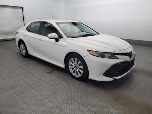 Used 2018 Toyota Camry LE image 13