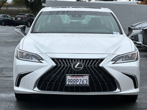 Certified 2025 Lexus ES 300h w/ Premium Package image 6