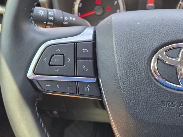 Used 2020 Toyota Highlander LE AWD/4WD image 22