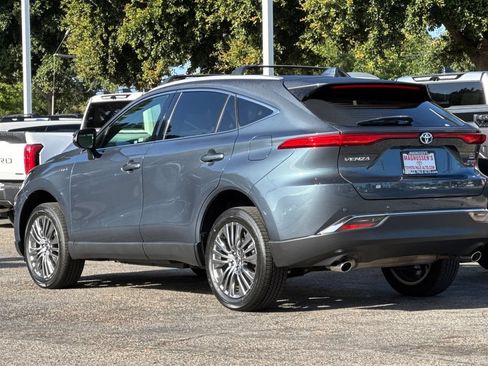 Certified 2021 Toyota Venza XLE w/ Softex Package AWD/4WD image 5