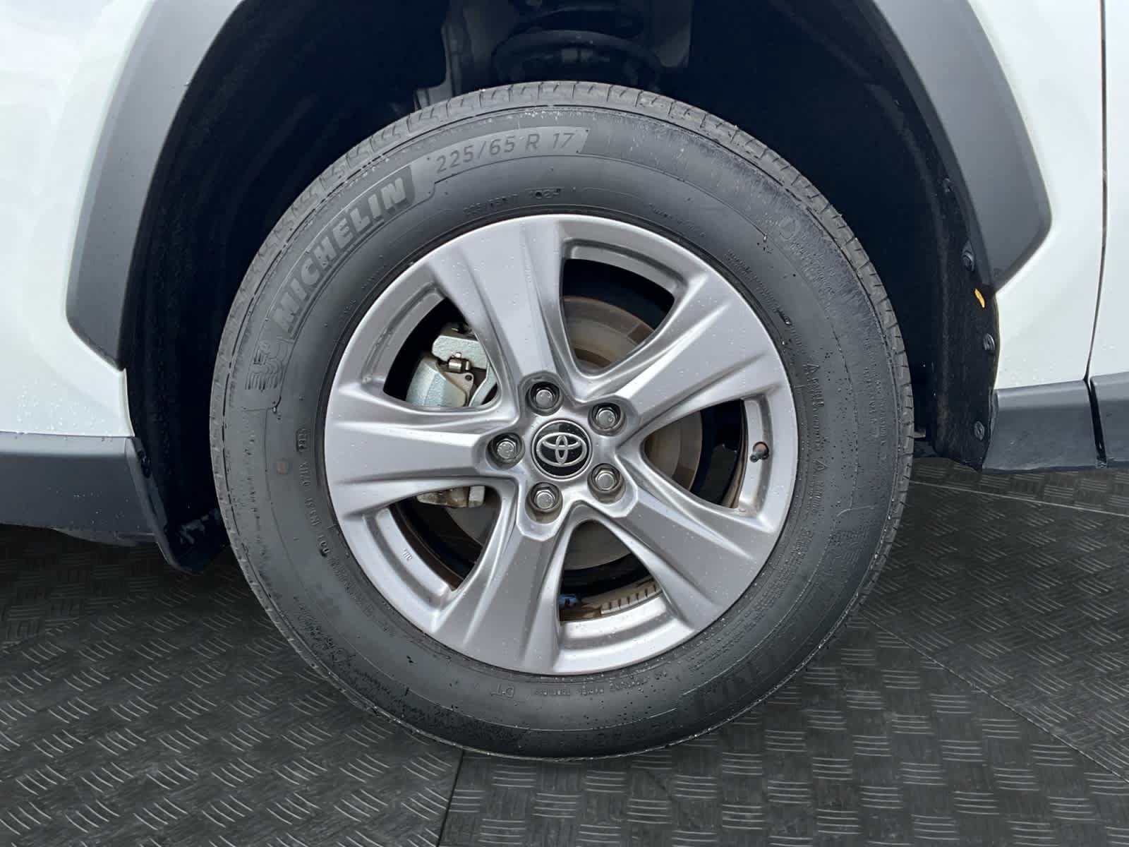 Used 2025 Toyota RAV4 XLE FWD image 10