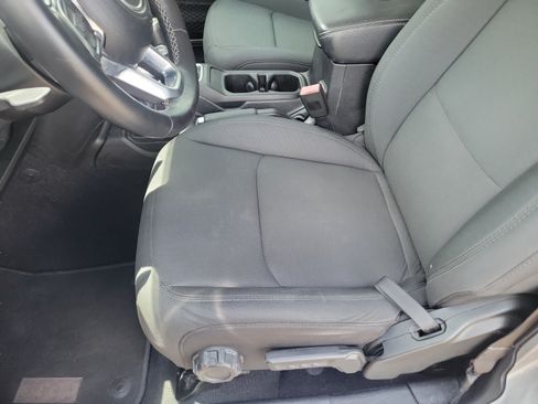 Used 2020 Jeep Wrangler Unlimited Sahara AWD/4WD image 24