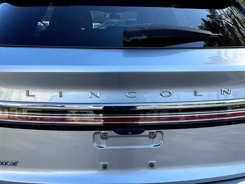 Used 2022 Lincoln Nautilus Reserve AWD/4WD image 28