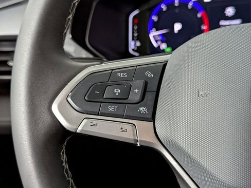 Used 2024 Volkswagen Taos SEL image 34