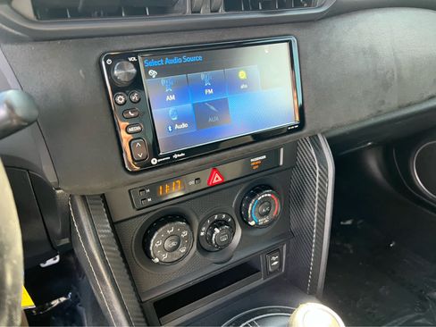 Used 2017 Toyota 86 RWD image 33