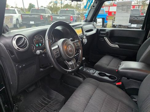 Used 2012 Jeep Wrangler Rubicon w/ Dual Top Group image 5