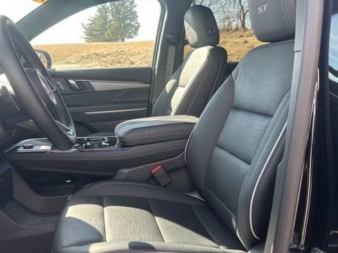 Used 2025 Buick Enclave Sport Touring image 35