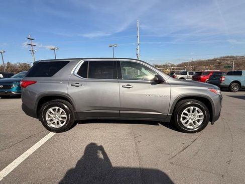 Used 2020 Chevrolet Traverse LS image 4