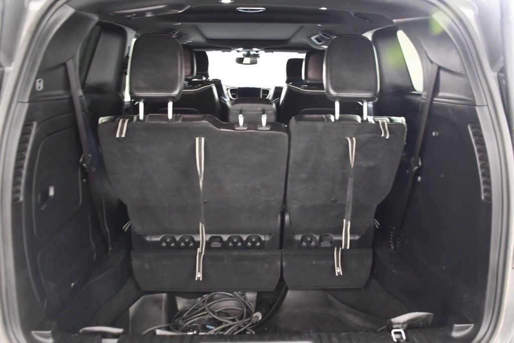 Used 2022 Chrysler Pacifica Limited w/ Uconnect Theater Family Group FWD image 22