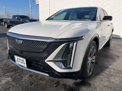 Used 2024 Cadillac Lyriq Luxury image 3