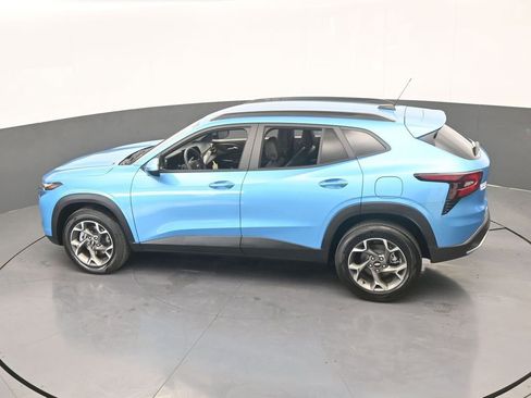 Used 2025 Chevrolet Trax LT image 45