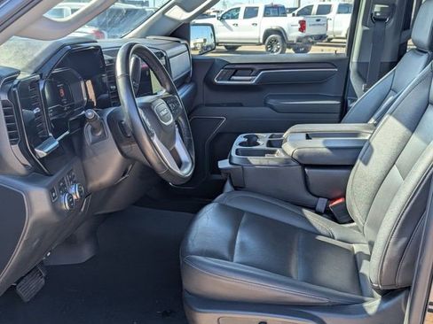 Certified 2025 GMC Sierra 1500 SLT image 8