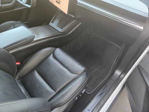 Used 2022 Tesla Model X Plaid image 30