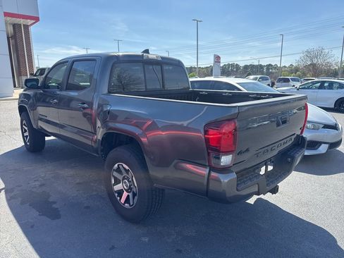 Used 2018 Toyota Tacoma SR w/ SR Convenience Package image 4