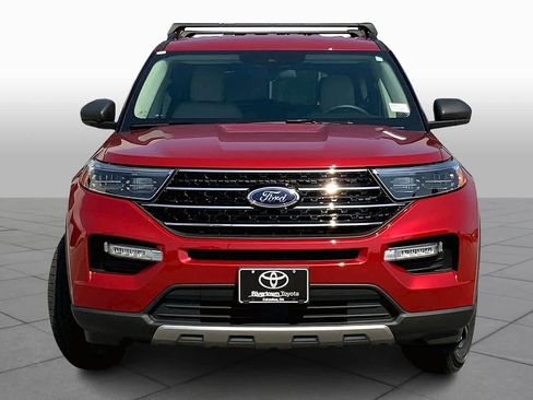 Used 2021 Ford Explorer XLT w/ Equipment Group 202A image 3
