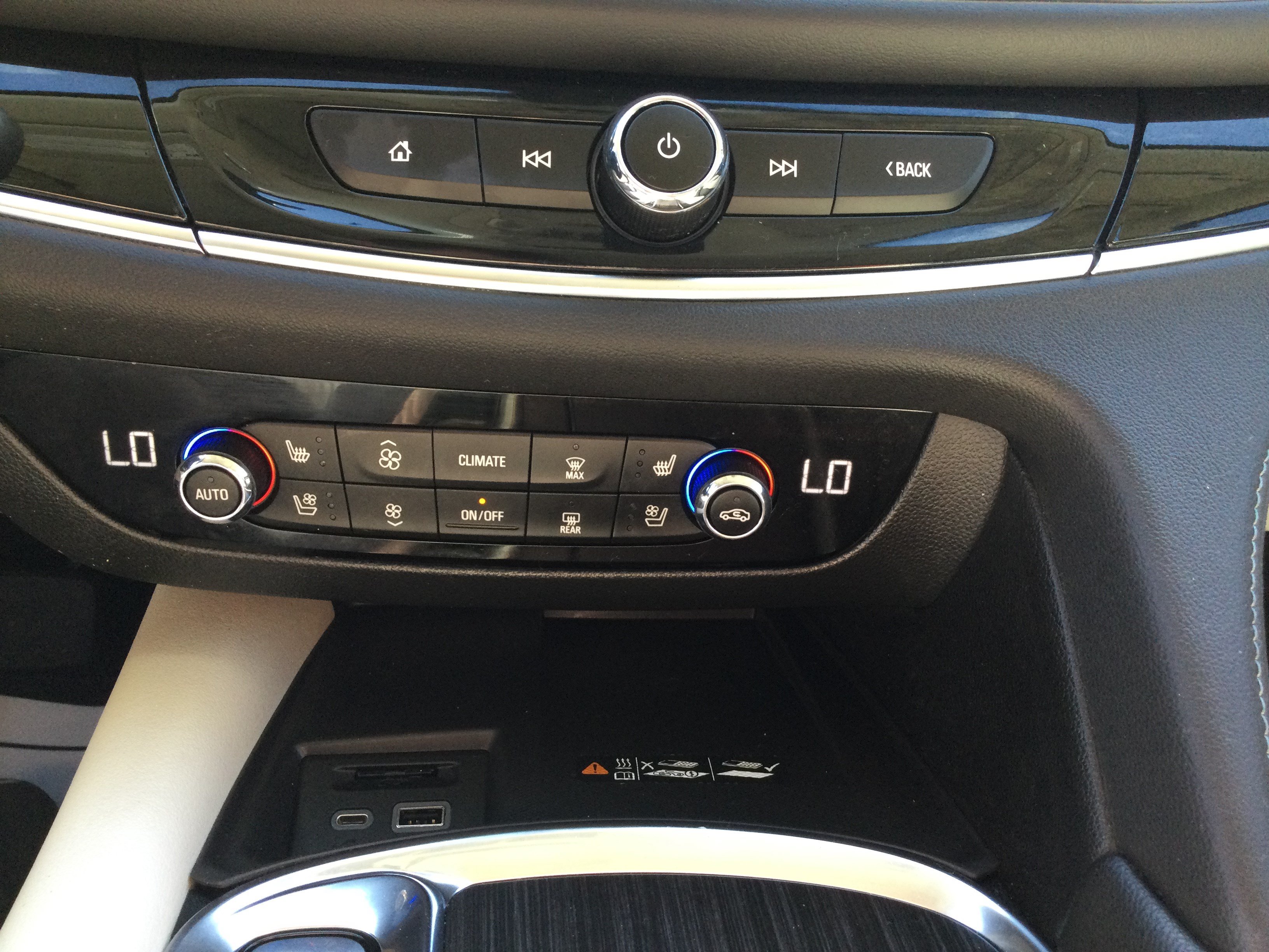 Used 2023 Buick Enclave Avenir w/ Avenir Technology Package AWD/4WD image 19