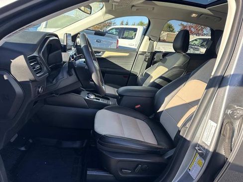 Used 2022 Ford Escape Titanium w/ Titanium Elite Package image 8