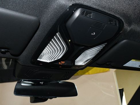 Used 2025 BMW M3 Competition AWD/4WD image 33