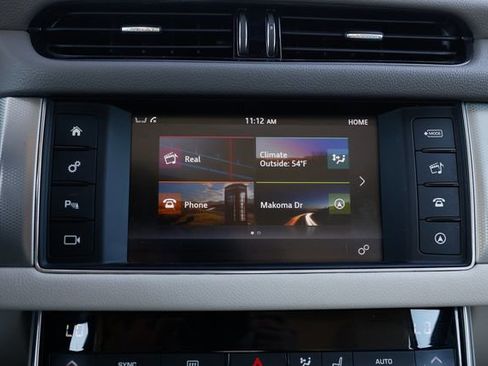 Used 2017 Jaguar XF Prestige image 34