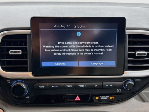 Used 2025 Hyundai Venue SEL FWD image 21