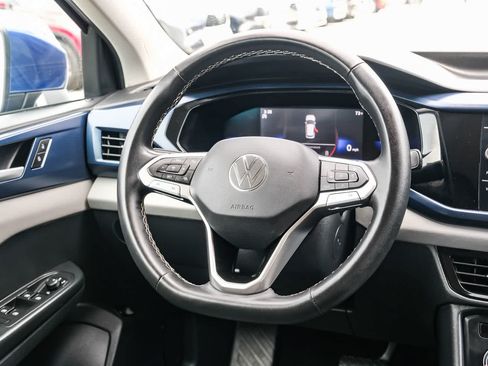 Used 2022 Volkswagen Taos SE w/ Driver Assistance Package FWD image 16