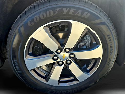 Used 2019 Chevrolet Traverse LT w/ LT Premium Package AWD/4WD image 27
