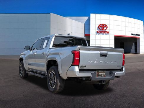 Used 2025 Toyota Tacoma TRD Sport w/ TRD Sport Upgrade Package AWD/4WD image 13