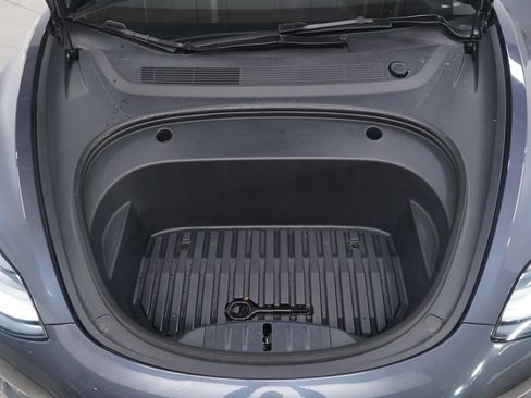 Used 2023 Tesla Model 3 Performance image 27