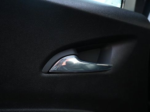 Used 2018 Chevrolet Volt Premier w/ Driver Confidence Package image 40