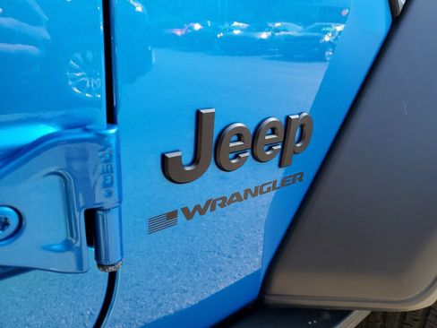 Used 2024 Jeep Wrangler Sport AWD/4WD image 7