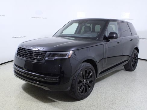 New 2025 Land Rover Range Rover SE image 4