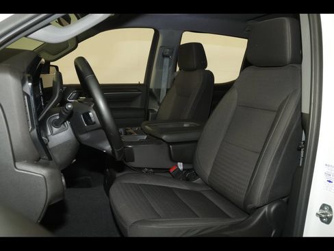 Used 2023 Chevrolet Silverado 1500 LT AWD/4WD image 25