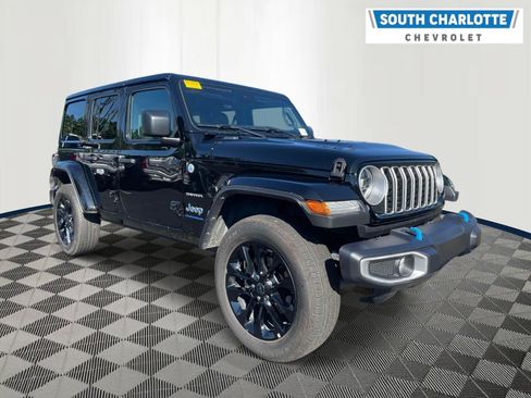 Used 2024 Jeep Wrangler Unlimited Sahara AWD/4WD image 3