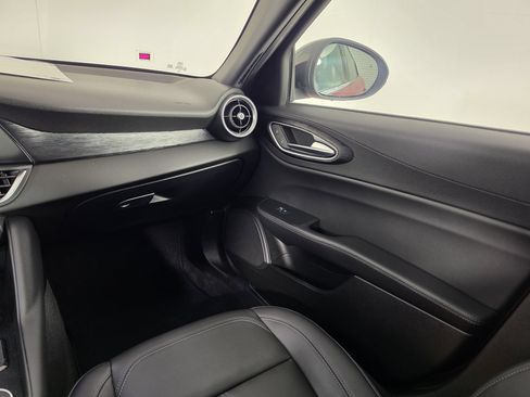 Used 2024 Alfa Romeo Giulia Sprint RWD image 35