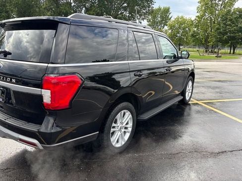 Used 2024 Ford Expedition XLT AWD/4WD image 3