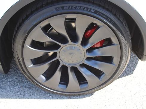 Used 2022 Tesla Model Y Performance AWD/4WD image 10