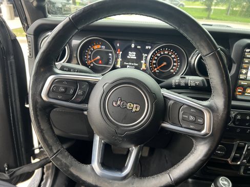 Used 2020 Jeep Wrangler Unlimited Sahara AWD/4WD image 16