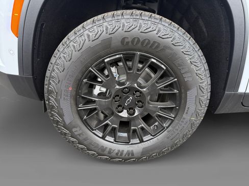 New 2026 Chevrolet Traverse Z71 w/ Enhanced Driving Package AWD/4WD image 9