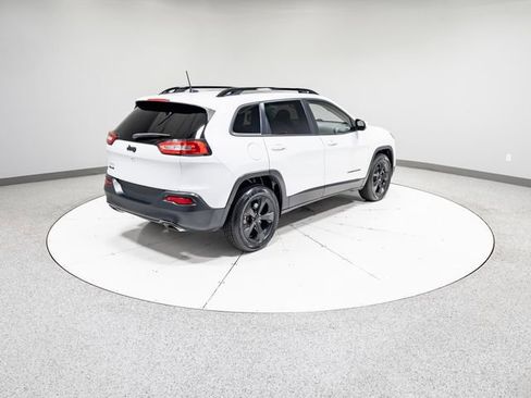 Used 2017 Jeep Cherokee High Altitude image 32