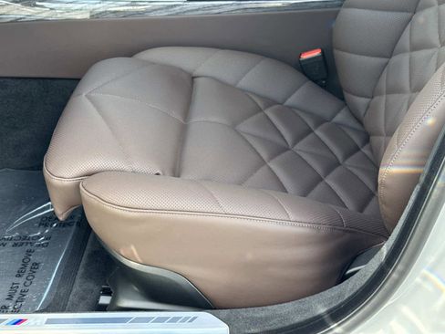 New 2026 BMW 740i w/ Premium Package image 19