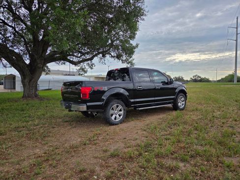 Used 2019 Ford F150 Lariat image 5