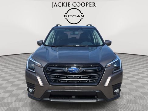 Used 2024 Subaru Forester Premium AWD/4WD image 2